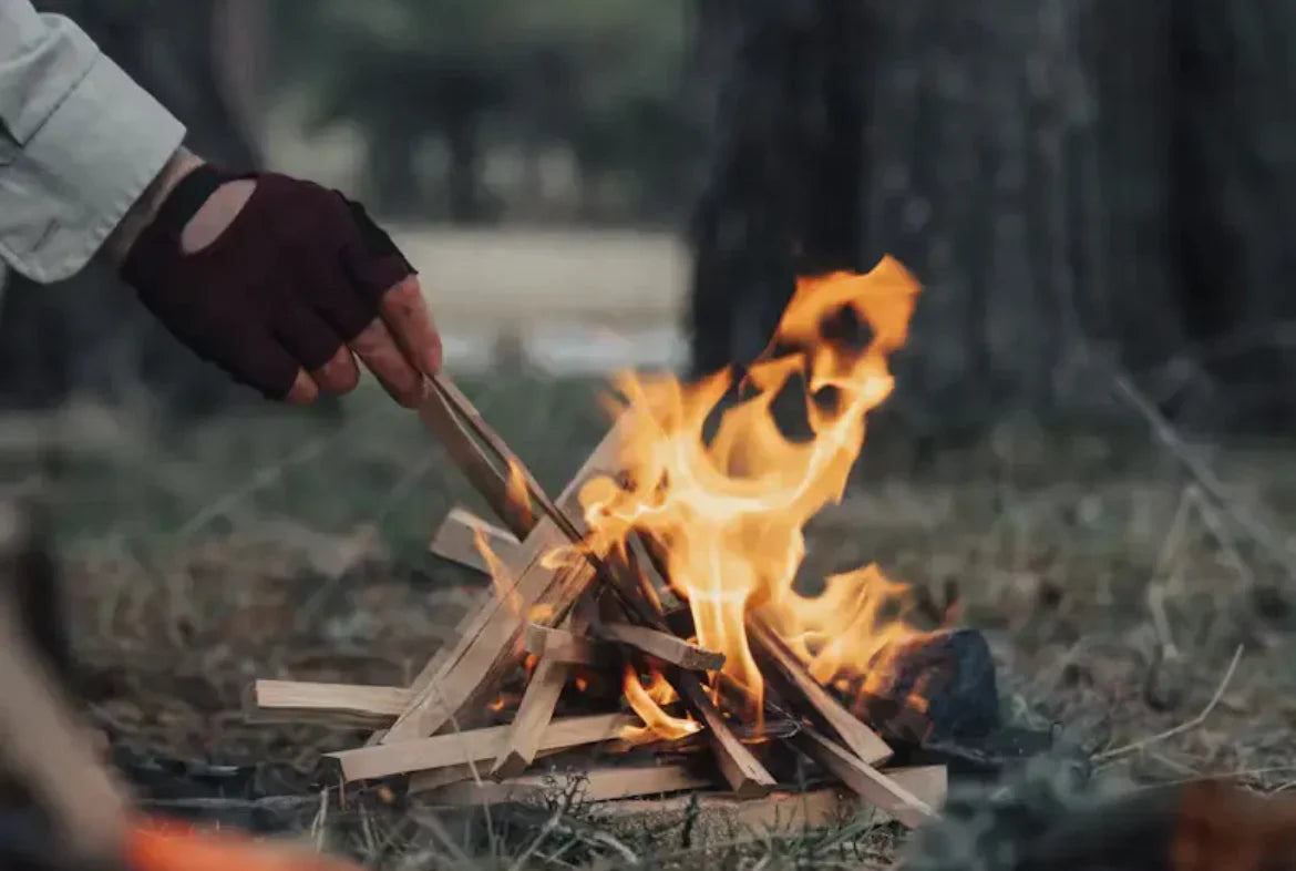 Näin sytytät liekin tuluksilla – Varusmiehen nopea opas